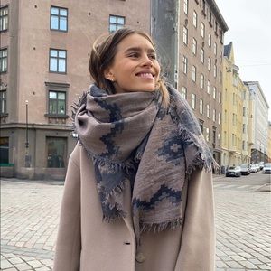 Wilfred Blanket Scarf!!!